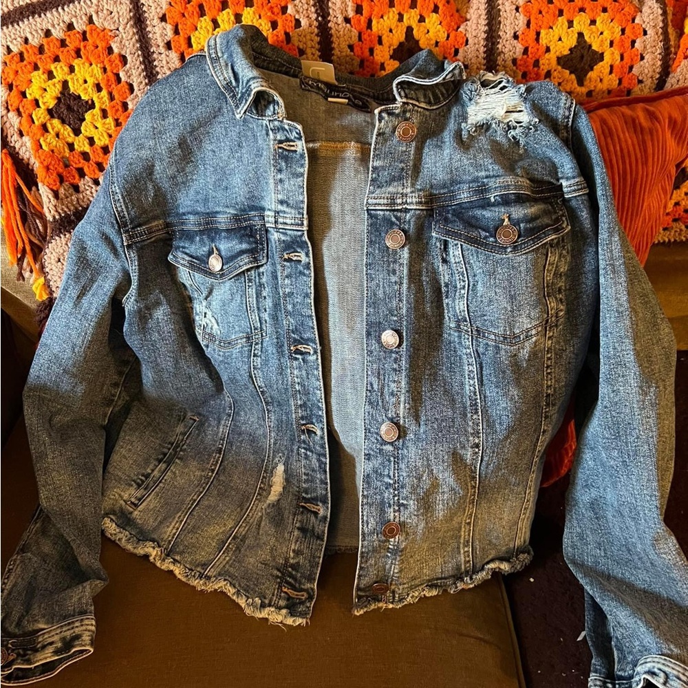 Maurice’s Distressed Cropped Denim Jacket. Size 2